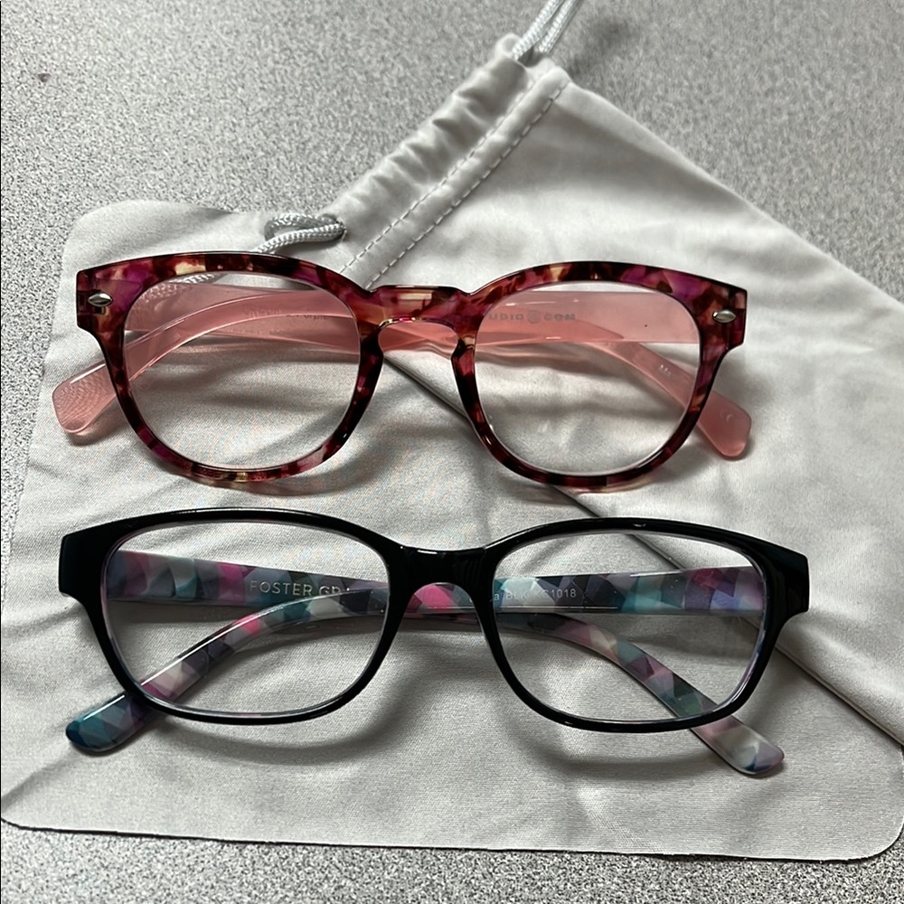 Foster Grant Pink and Black Glasses Set
